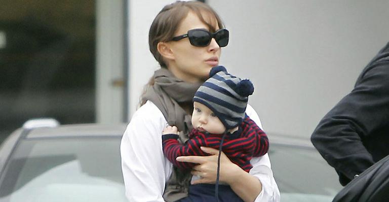 Natalie Portman renova o guarda-roupa do filho Aleph