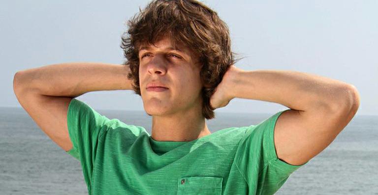 ‘Não sou de muitas mulheres’, afirma Daniel Torres, o tímido Orlandinho de ‘Aquele Beijo’