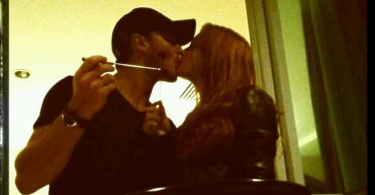 Klebber Toledo e Marina Ruy Barbosa apaixonados