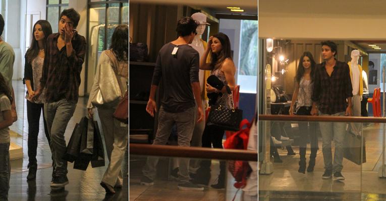 Sthefany Brito ajuda o namorado Igor Raschkovsky a escolher suas próximas compras em shopping