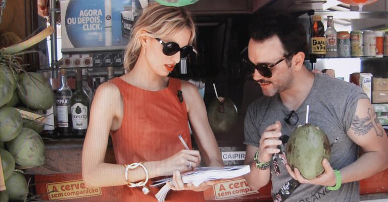 Karolina Kurkova passeia pelo Rio com Matheus Mazzafera