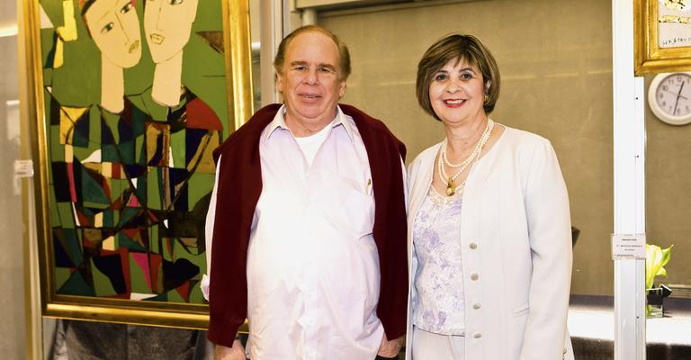 Gregory Fink reúne obras em mostra prestigiada pela amada Lily Fink
