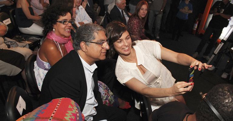Guru Deepak Chopra é prestigiado por Maria Paula em palestra