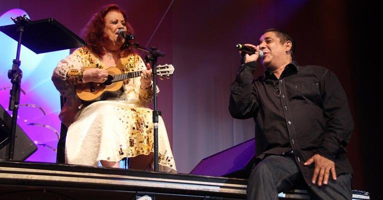 Zeca Pagodinho faz participação especial no show da madrinha Beth Carvalho