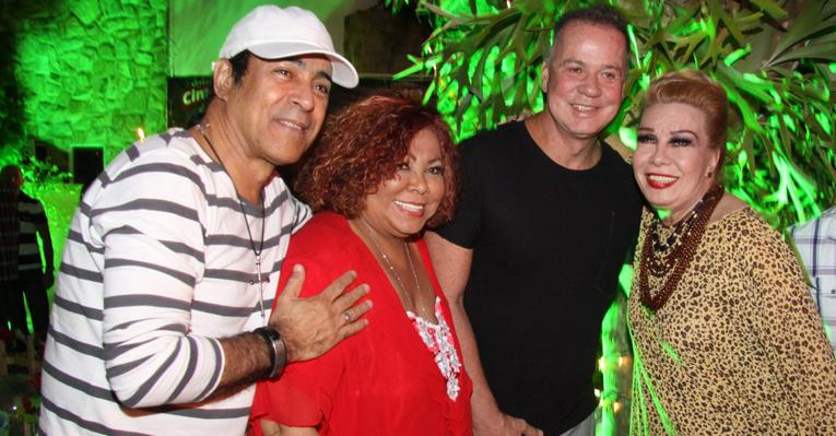 Alcione celebra aniversário com super festa ao lado dos amigos