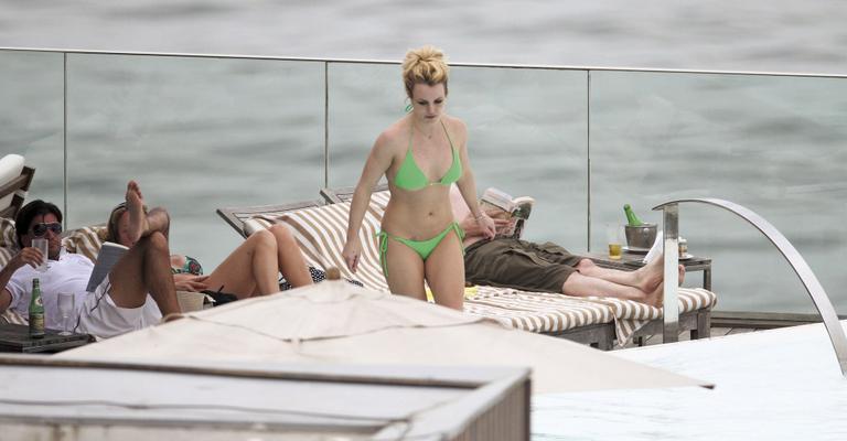 Britney Spears curte a família durante passagem pelo Rio de Janeiro