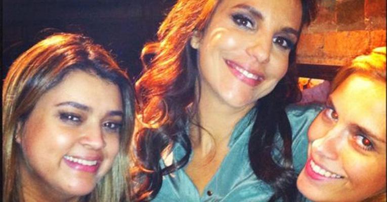 Preta Gil, Ivete Sangalo e Carolina Dieckmann se encontram em jantar de amigas
