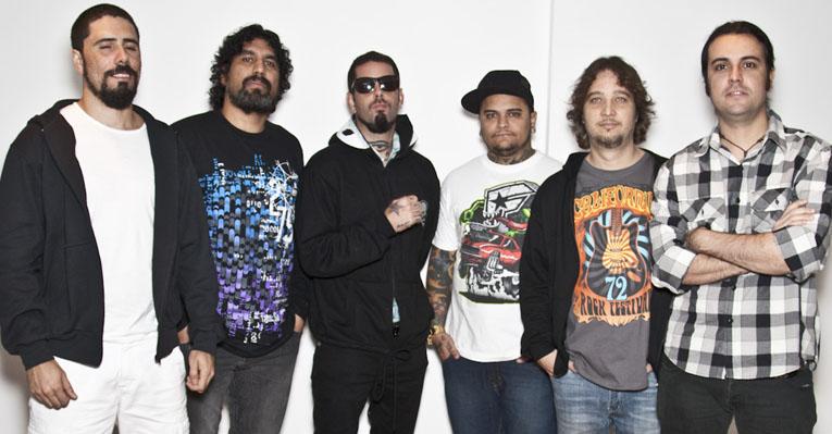 “Não vou chamar o Lobão de maluco”, diz Tico Santa Cruz sobre polêmica relacionada ao Lollapalooza