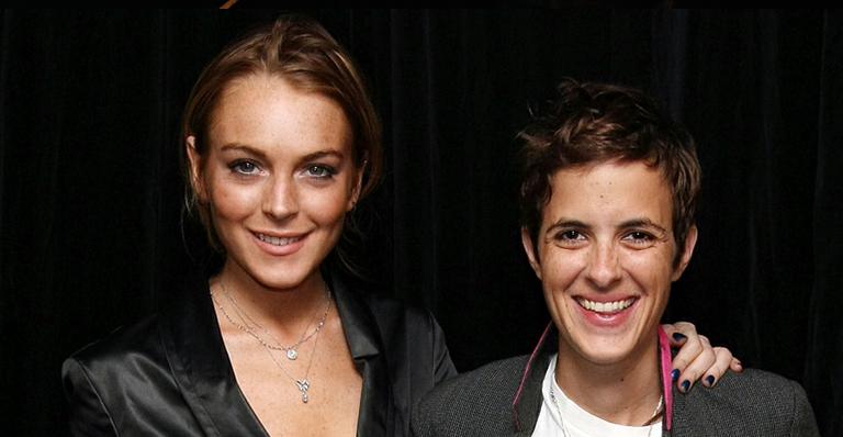 Lindsay Lohan e Samantha Ronson deixam clube de mãos dadas