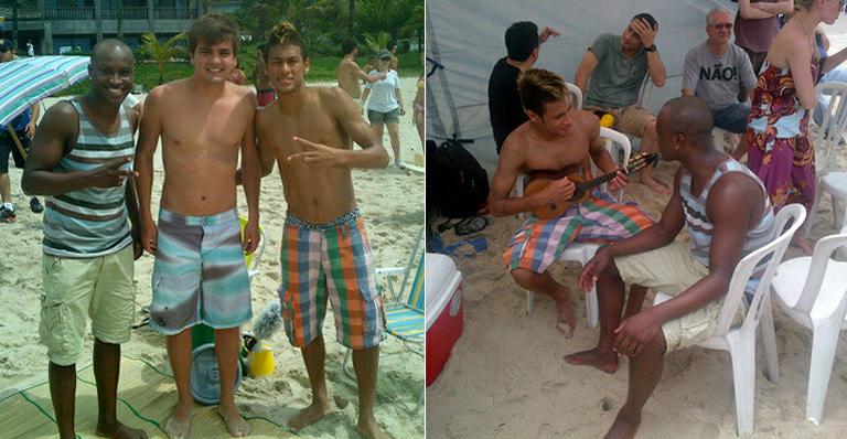 Neymar e Thiaguinho curtem dia de folga na praia