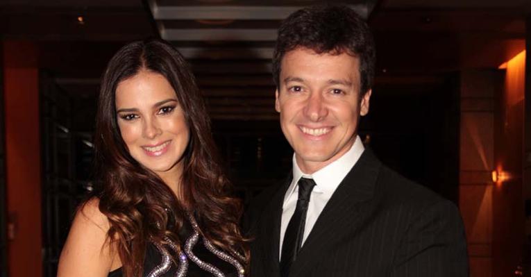 Rodrigo Faro vai a jantar beneficente com a esposa Vera Viel