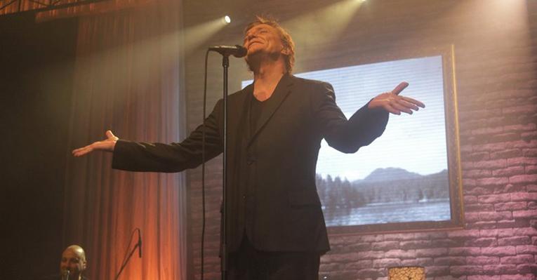 Fábio Jr. canta seus sucessos e anima a noite dos cariocas