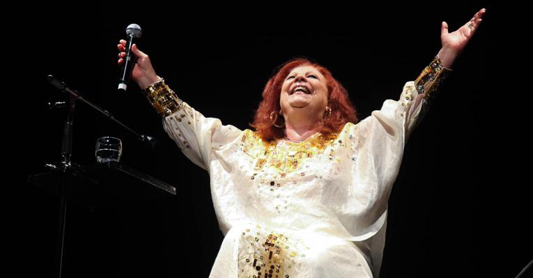 Beth Carvalho estreia a turnê ‘Nosso Samba Tá na Rua’ em terras paulistanas