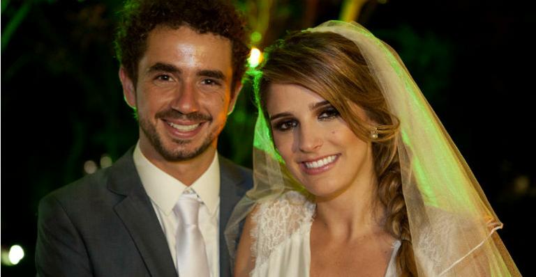 Felipe Andreoli se casa com a apresentadora Rafaella Brites em São Paulo