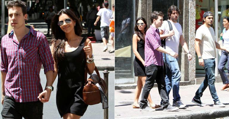 Mari Rios, Di e Cacá Bueno passeiam juntos no Rio de Janeiro