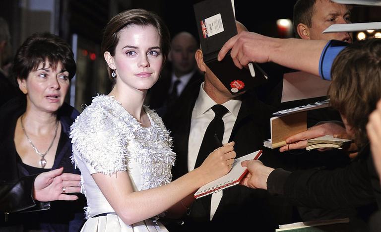 EmmaWatson brilha em première do filme ‘My Week with Marilyn’