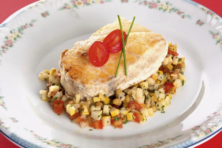 Cozinha Light: Badejo com vinagrete e azeitona