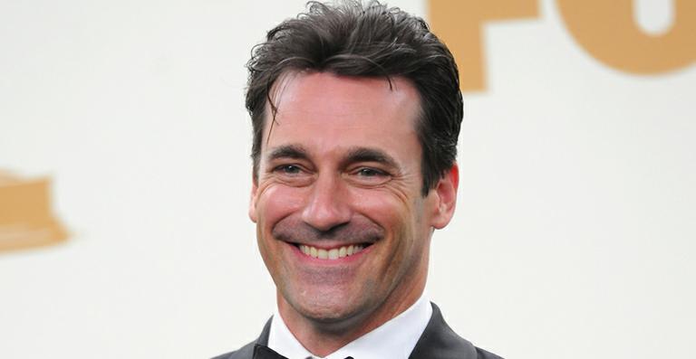 Jon Hamm, astro de ‘Mad Men’, estreia em comédia imitando robô