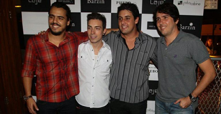 Di Ferrero e Bruno De Luca inauguram bar com festa para estrelas