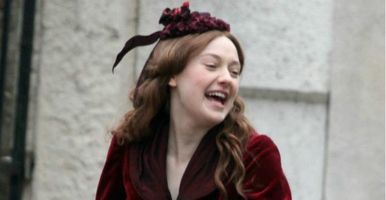 Dakota Fanning grava filme épico em Veneza