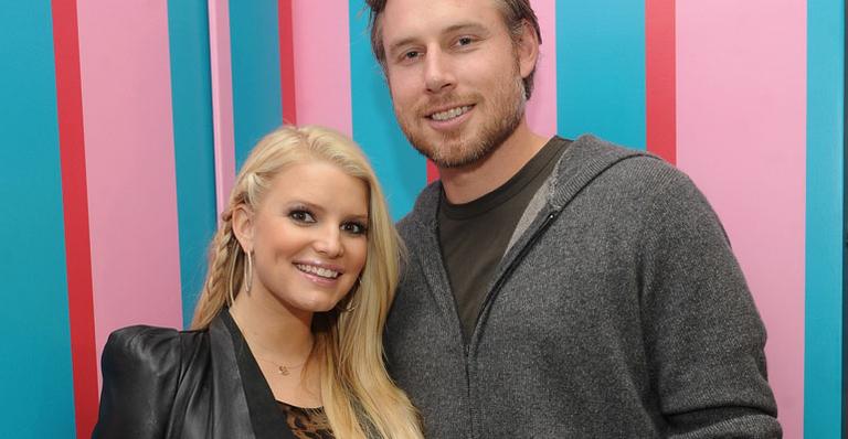 Jessica Simpson chorou quando bebê se mexeu pela 1ª vez