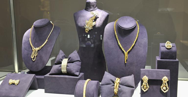 Veja as joias, vestidos e obras de artes deixadas por Liz Taylor