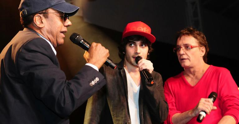 Fiuk, Jorge Ben Jor e Fábio Jr. se emocionam com novo CD e clipe