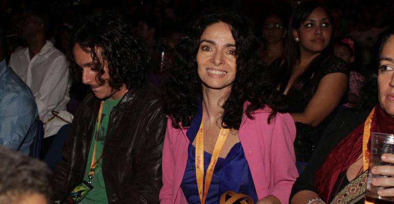 Claudia Ohana se diverte no Cirque du Soleil no Rio de Janeiro