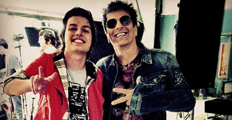 Pe Lanza, da Restart, conhece Evandro Mesquita e mostra foto do encontro no twitter