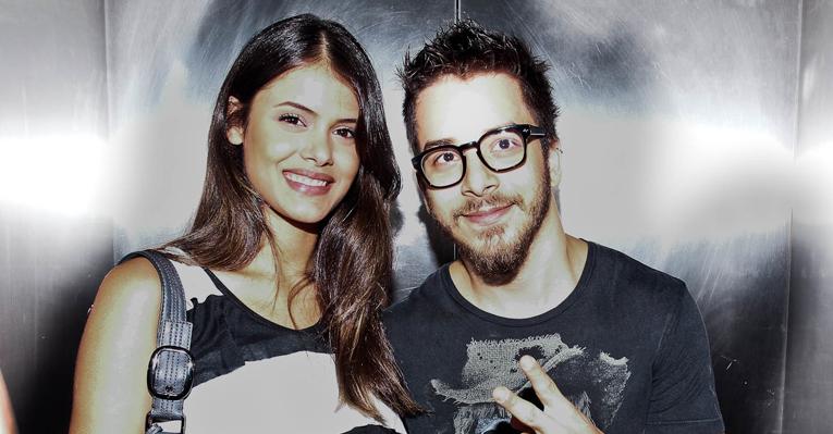 Junior Lima e a namorada Raisa Maciel conferem o show do Ben Harper
