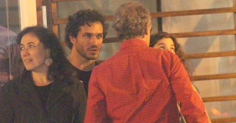 Lilia Cabral janta com o marido e Paulo Rocha no Rio de Janeiro