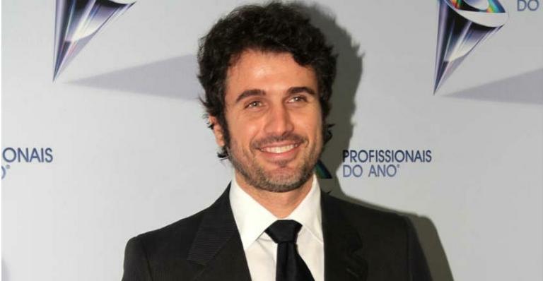 Eriberto Leão volta ao teatro e lança filme em 2012