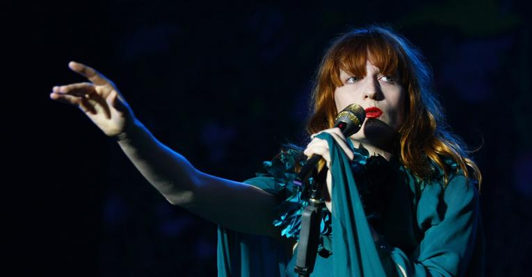 Florence Welch para de beber para preservar voz