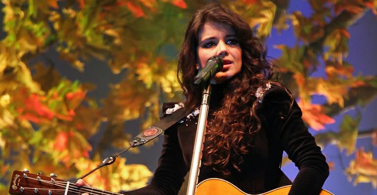 Site de Paula Fernandes é atacado por hackers