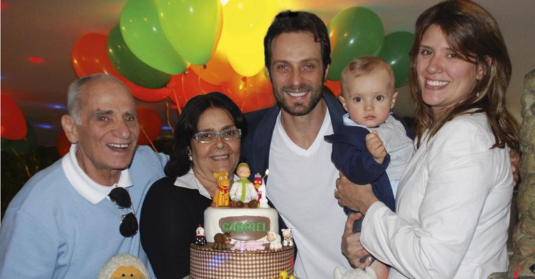 Fernando Pavão celebra o primeiro ano do filho Gabriel