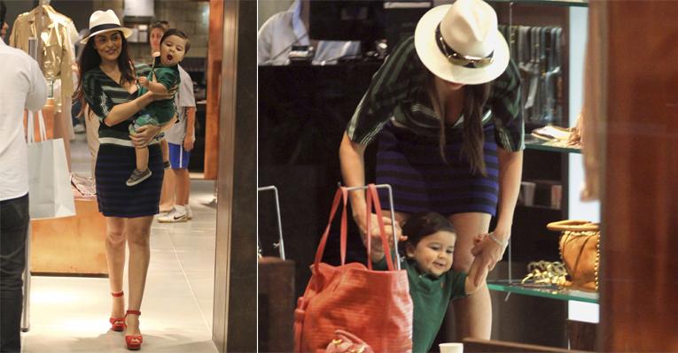 Juliana Paes escolhe look elegante para passeio com o filho