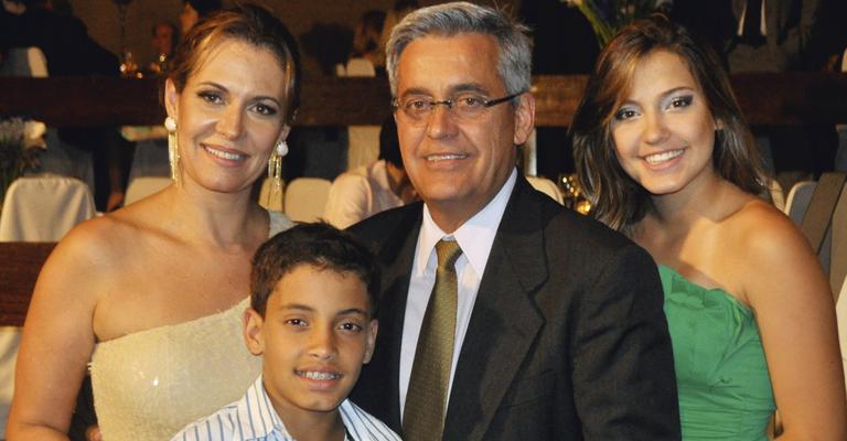 Mauro Naves é homenageado como melhor jornalista esportivo do ano