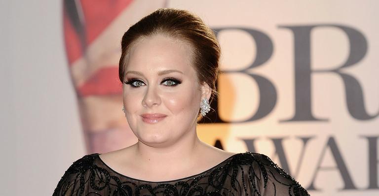 Em recuperação, Adele pode ir para academia de voz