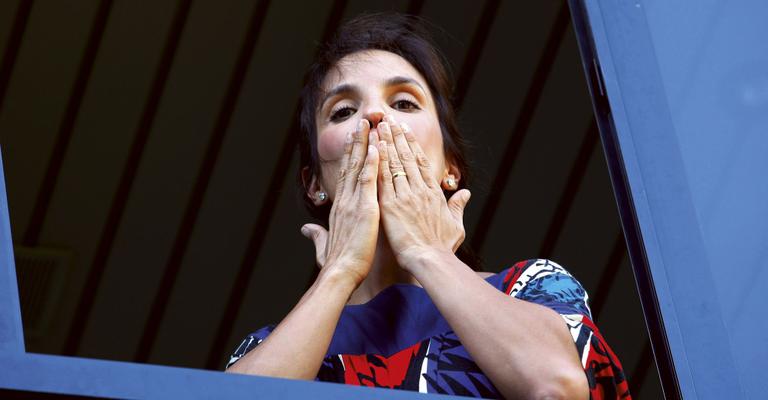 Ivete Sangalo se recupera após internação por meningite