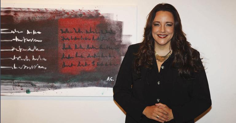 Ana Carolina expõe suas telas de arte na galeria de Romero Britto