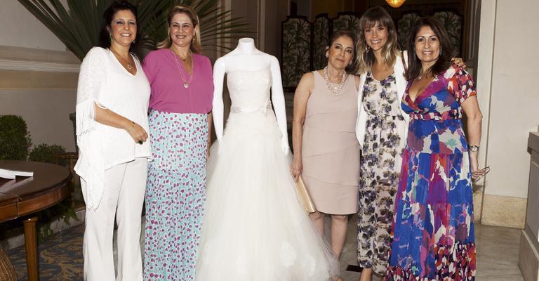 Atrizes prestigiam almoço beneficente no Rio de Janeiro