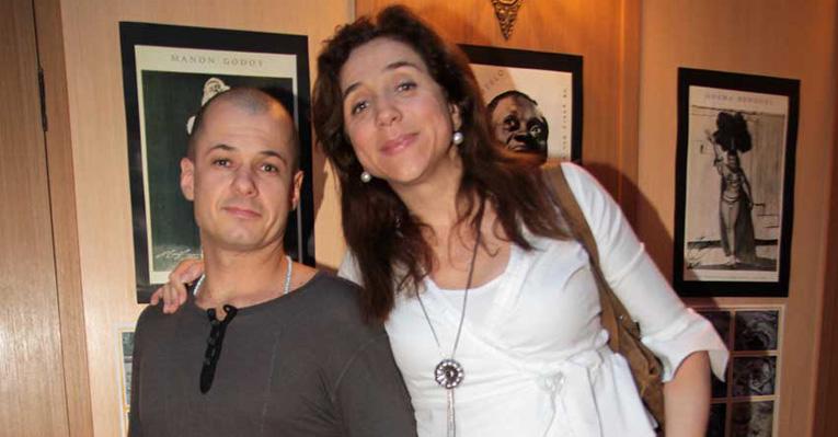 Marisa Orth vai ao cinema com o namorado