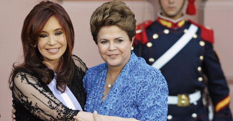 Dilma Rousseff acompanha posse de Cristina Kirchner