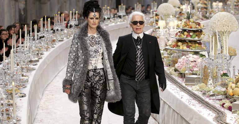 Karl Lagerfeld se inspira na Índia em desfile