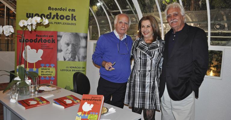 Joyce Cavalccante participa de lançamento de Loyola Brandão em SP