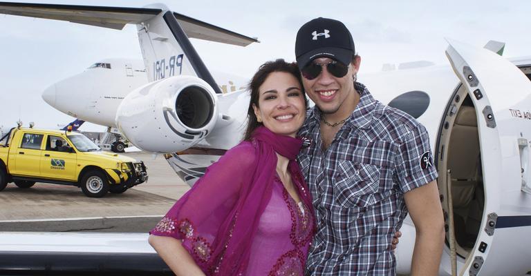 Luciana Gimenez visita hospital com Kiko do KLB