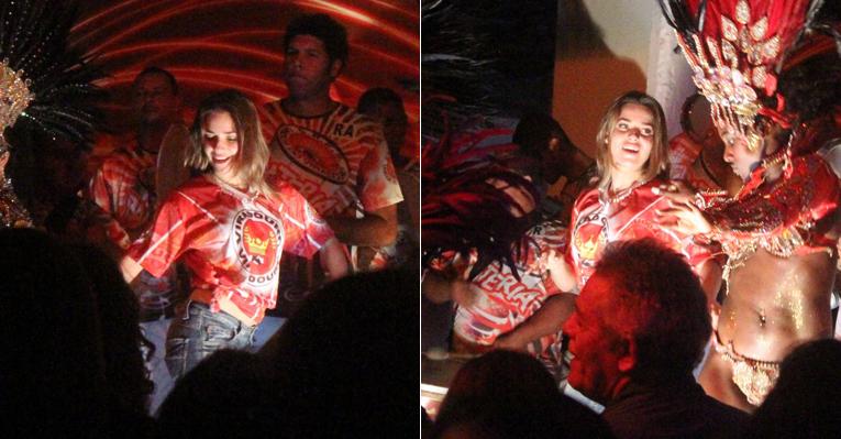 Monique Alfradique samba com a bateria da Viradouro em festa de ‘Fina Estampa’