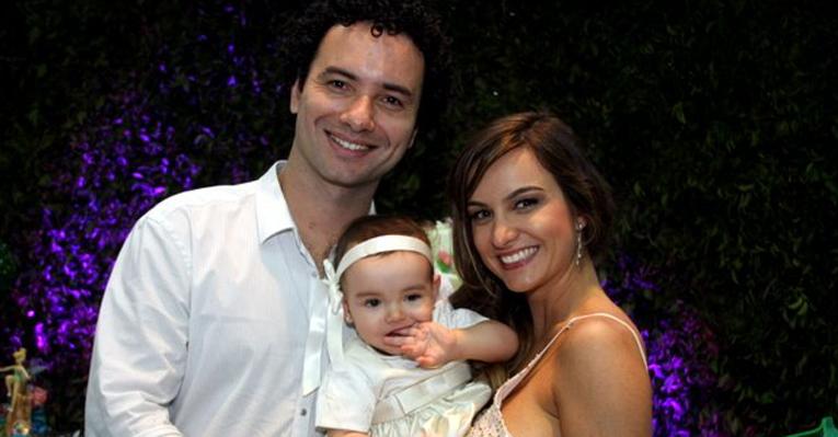 Marco Luque celebra primeiro aniversário da filha