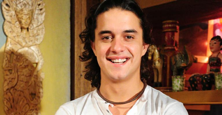 Guilherme Boury sobre seus hobbies: ‘Surfo, joga bola e vou ao teatro’