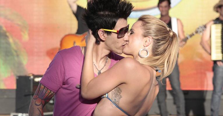 Gusttavo Lima passará o réveillon com a namorada